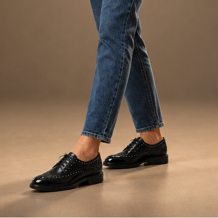 BLACK & WHITE LACE-UP SHOE